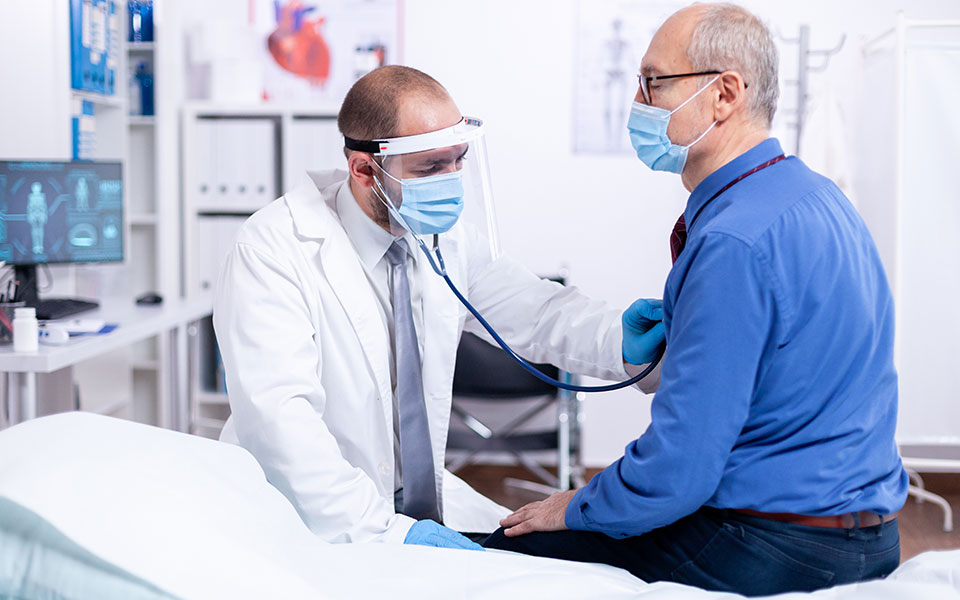 ενας-στους-δύο-ελληνες-έχει-πλέον-προσ-562433698