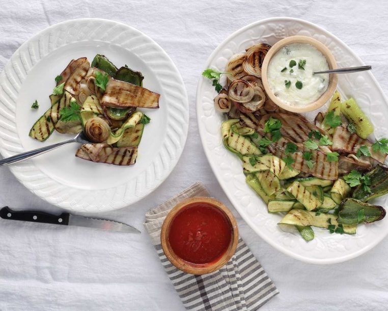 ψητά-λαχανικά-με-κρέμα-κατίκι-και-σάλτ-562444768