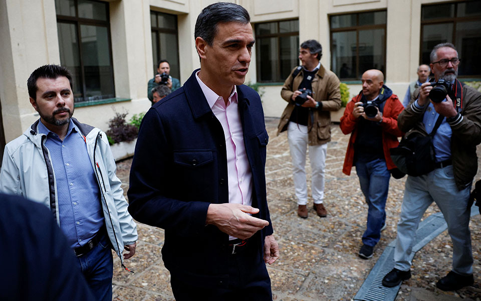 ισπανία-δεξιό-τσουνάμι-στις-περιφε-562445227