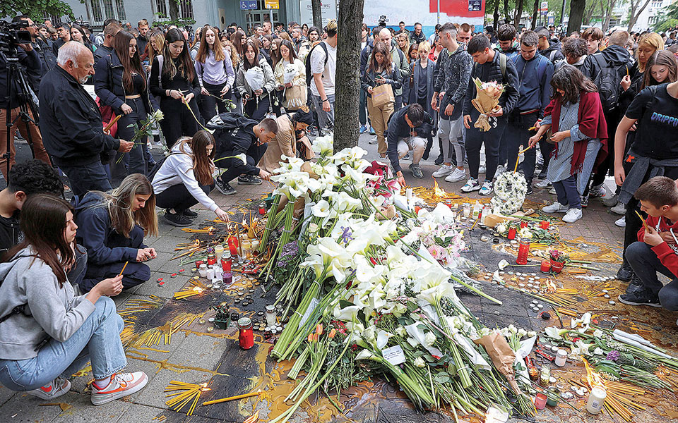 οργή-στη-σερβία-για-την-άναρχη-οπλοκατ-562403221