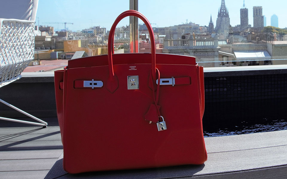 chanel-αυξάνει-τις-τιμές-για-να-ανταγωνιστε-562437697