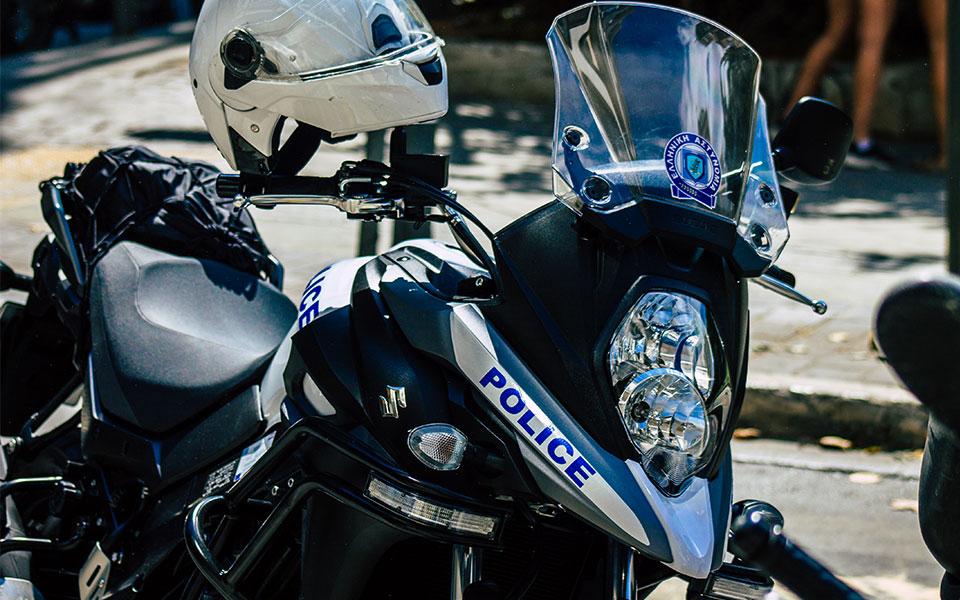 συμπλοκή-στο-κέντρο-της-αθήνας-στο-ν-562409806