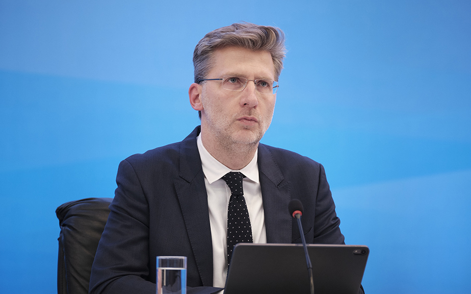 σκέρτσος-η-ελευθερία-του-τύπου-είναι-π-562400278