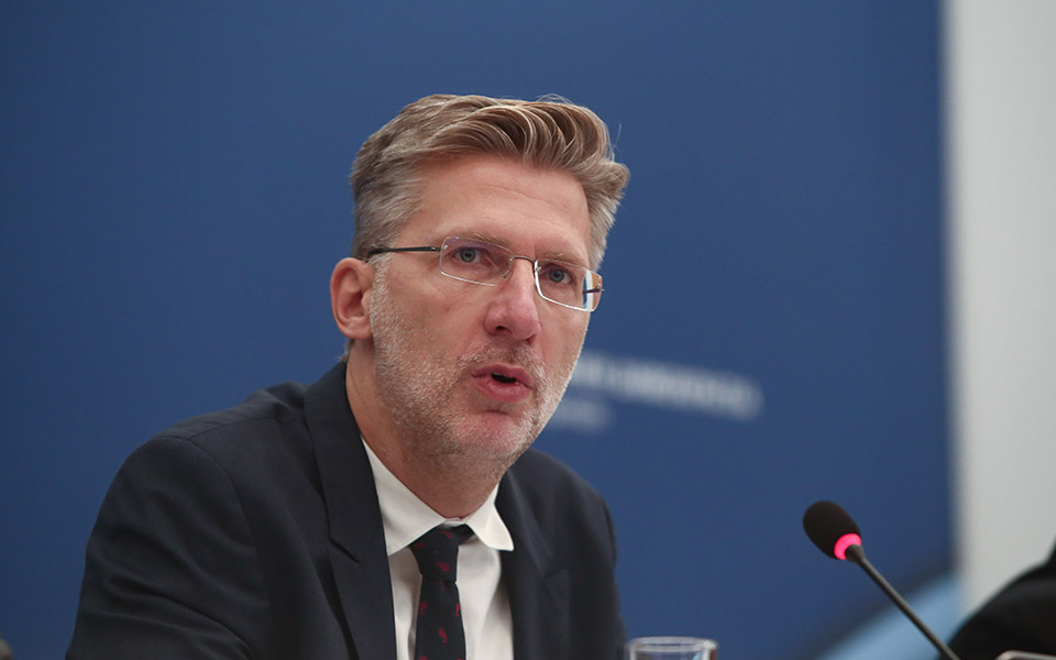 σκέρτσος-παρακολούθημα-του-συριζα-το-562420696