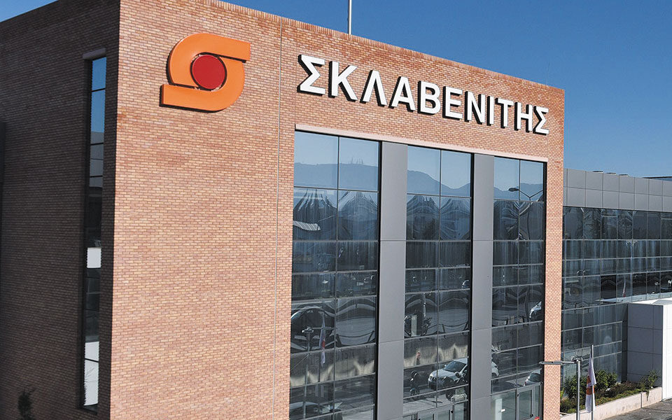 στους-250-μεγάλους-του-λιανεμπορίου-δι-562416148