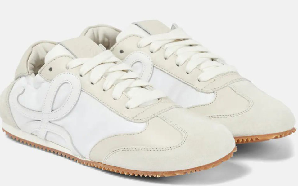 slim-sneakers-το-στυλ-που-είναι-τάση-το-καλοκαίρι-2023-562407808