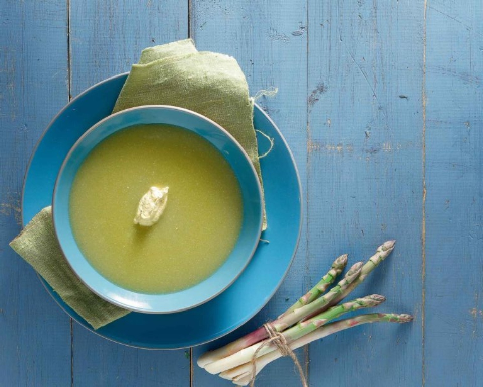 σπαραγγόσουπα-λιτή-και-απέριττη-με-κρ-562397755