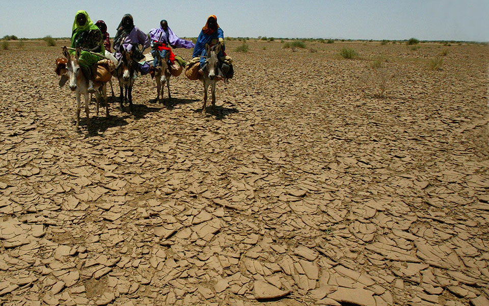 σουδάν-πάνω-από-430-000-πρόσφυγες-λόγω-των-β-562398241