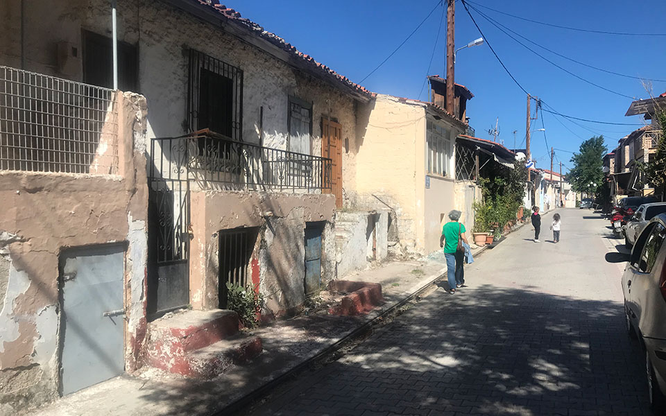 O προσφυγικός οικισμός των Μικρασιατών της Θήβας-1