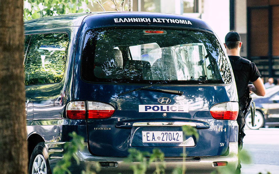 τύρναβος-ελεύθεροι-υπό-όρους-οι-4-κατηγ-562410553