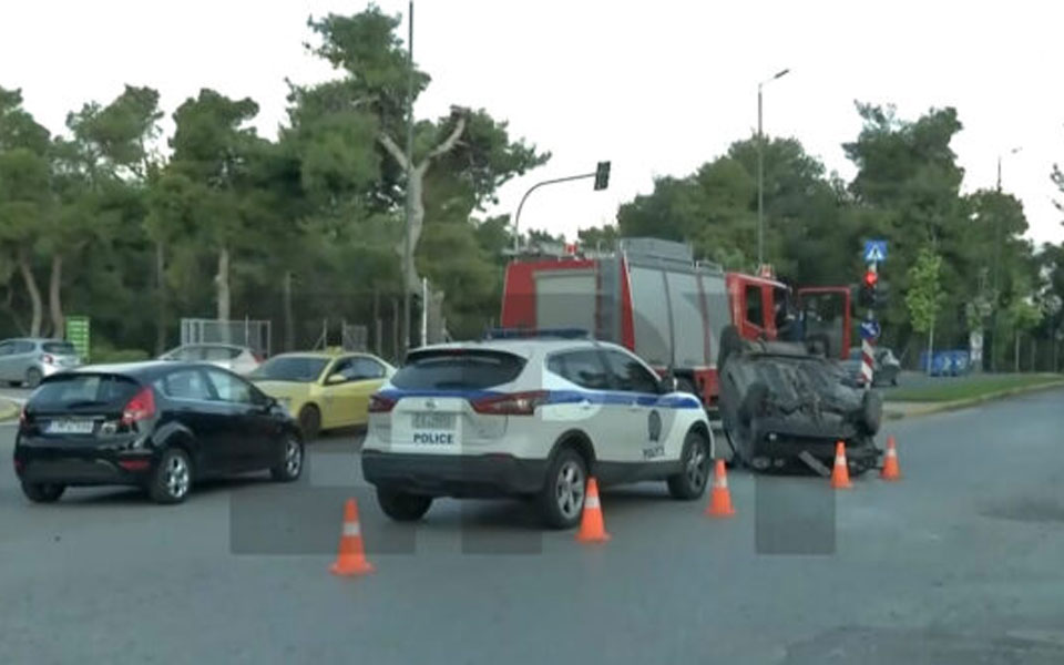 άνοιξη-αυτοκίνητο-αναποδογύρισε-στη-562445275