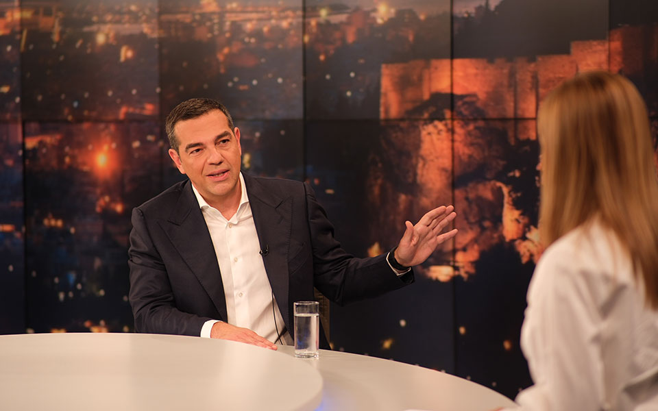 τσίπρας-για-παραίτηση-είμαι-άνθρωπος-562448035