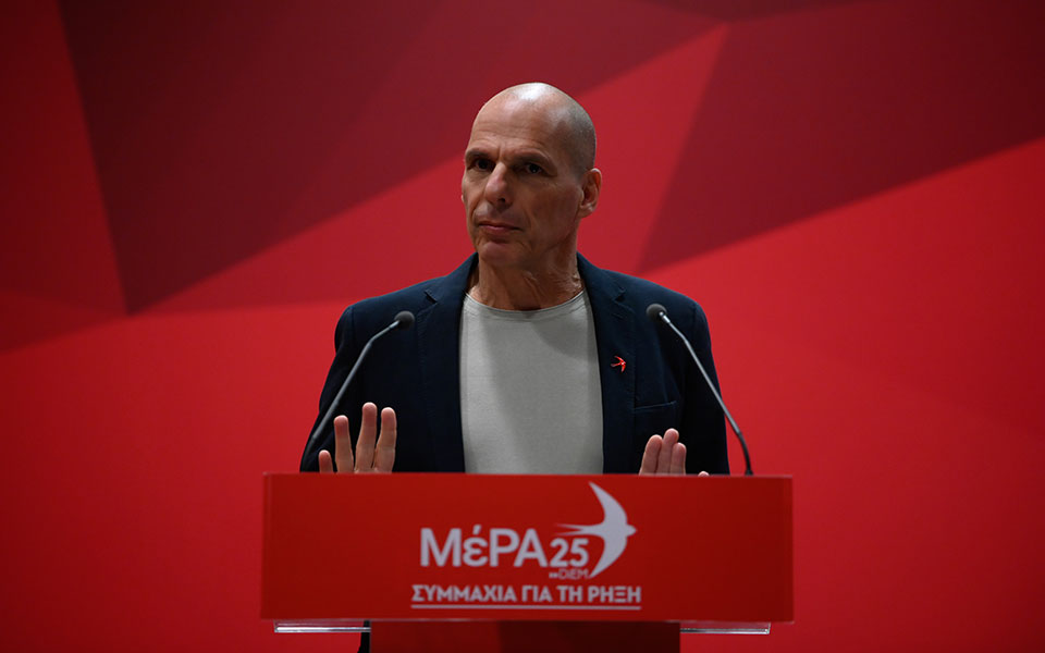 βαρουφάκης-δεν-πρέπει-να-αποκλειστεί-562397017