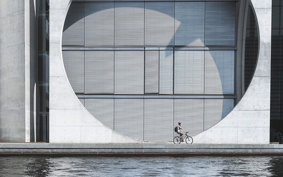 από-την-αισιοδοξία-στον-ρεαλισμό-562419526