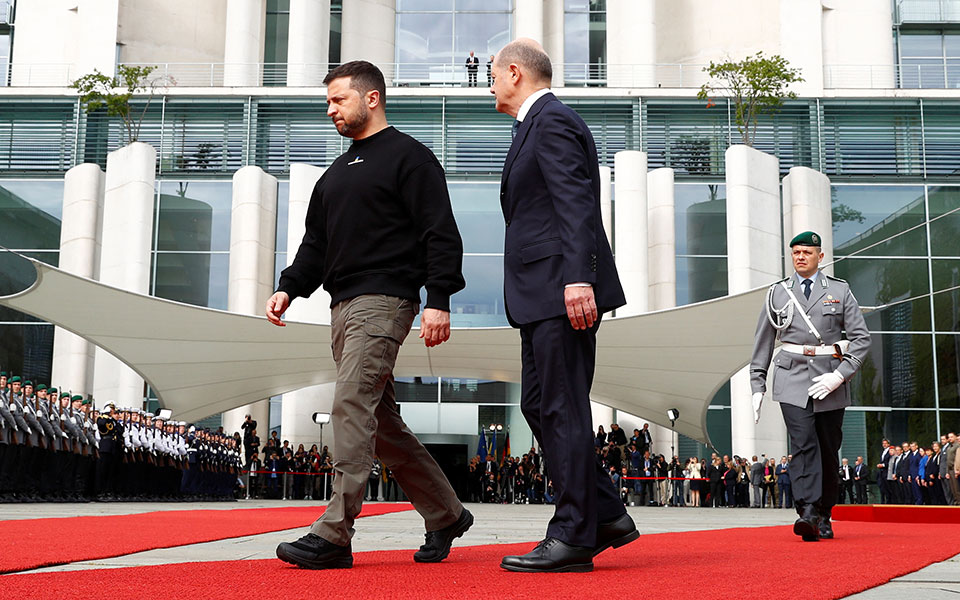 eurovision-ενώ-τραγουδούσαν-οι-ουκρανοί-tvorchi-οι-ρώ-562419856