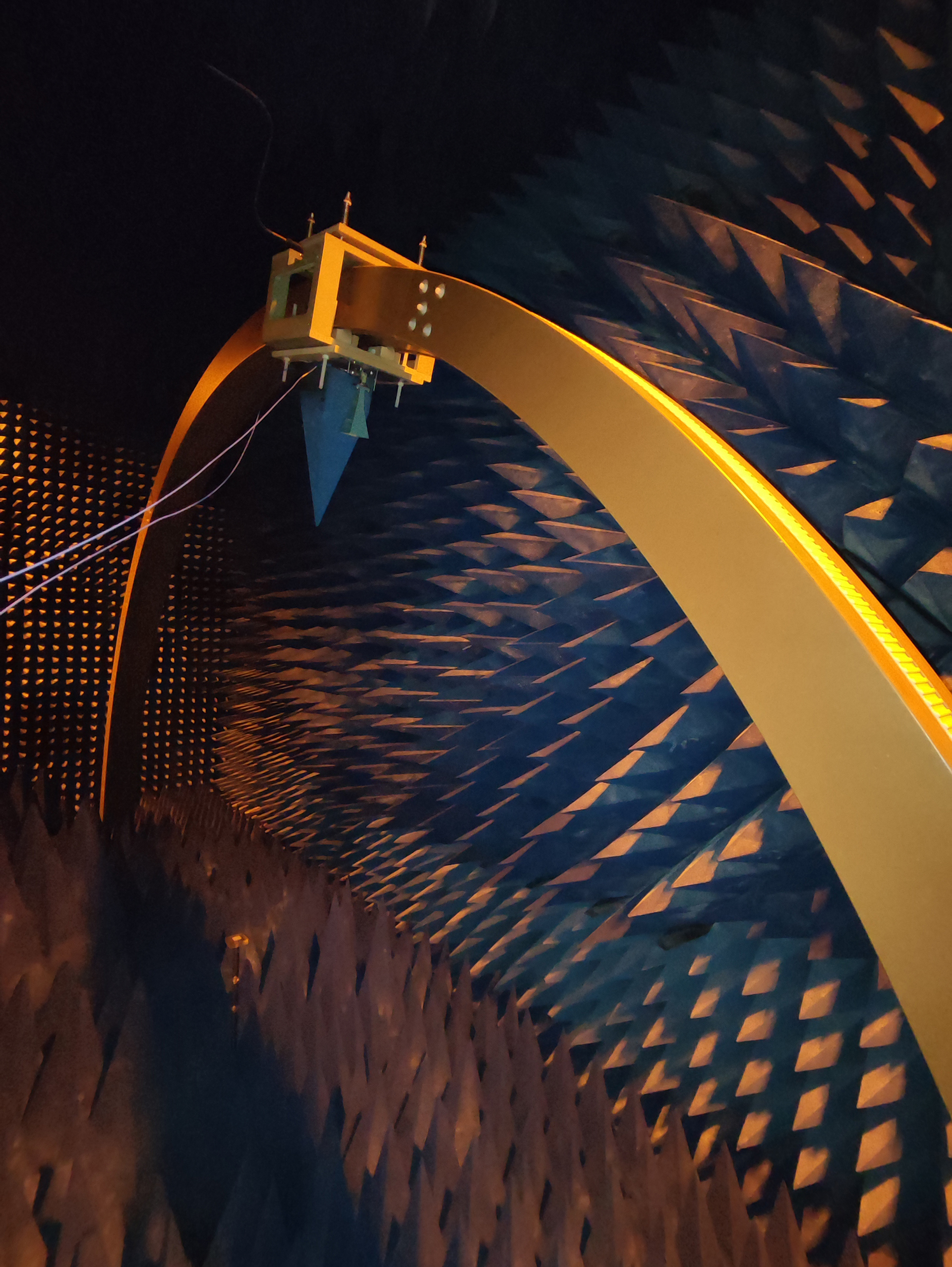 H «εκκωφαντική» σιωπή των ανηχωικών θαλάμων της Θεσσαλονίκης -1