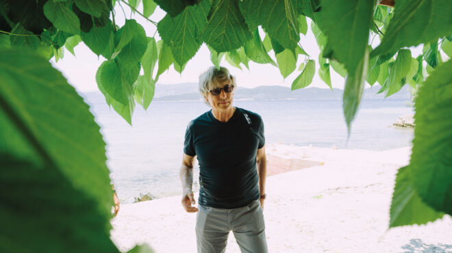 τρώγοντας-με-τον-αλεξάντερ-πέιν-στο-562498237