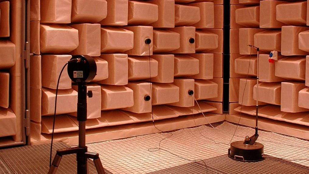 H «εκκωφαντική» σιωπή των ανηχωικών θαλάμων της Θεσσαλονίκης -2