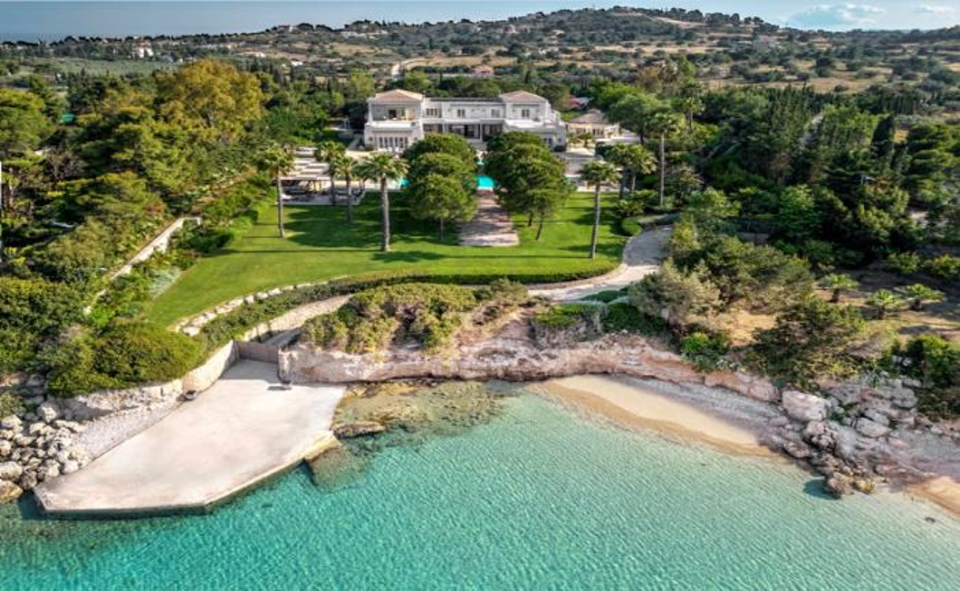 Πωλητήριο 32 εκατ. στην έπαυλη του Γιάννη Φράγκου στο Πόρτο Χέλι-4