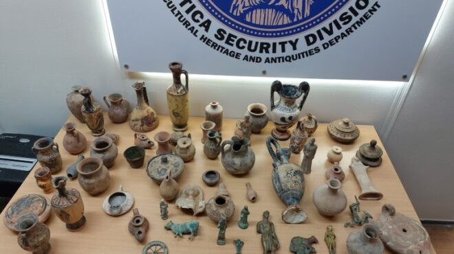 ελ-ασ-βρέθηκαν-αρχαία-αντικείμενα-σε-δ-562472845