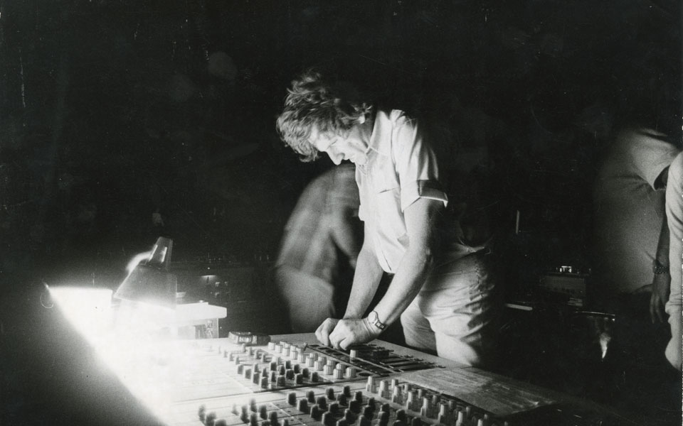 εμστ-δύο-εκθέσεις-αφιερωμένες-στον-ιά-562460023