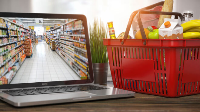 γεμίζουν-το-καλάθι-τους-από-τις-πλατφό-562473865