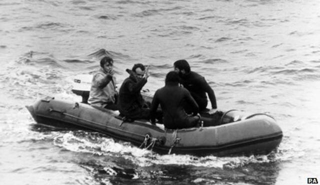 η-ιστορία-του-ρότζερ-μάλινσον-που-έμει-562482565