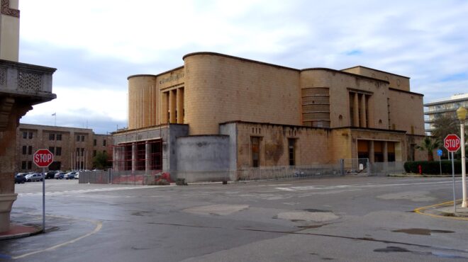 το-επιβλητικό-εθνικό-θέατρο-της-ρόδου-562466845