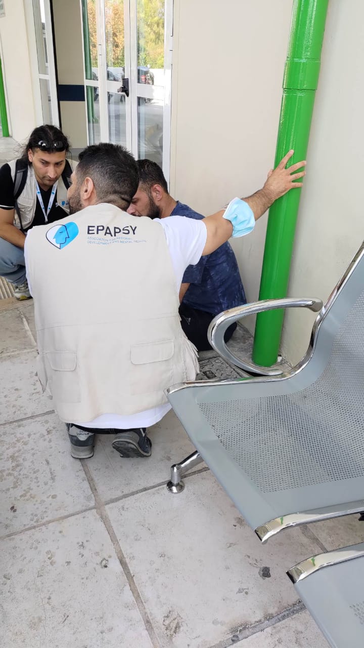 Ψυχολογική υποστήριξη διασωθέντων: «Ο τρόπος που αγωνιά ο άνθρωπος είναι ίδιος σε όλο τον κόσμο»-2