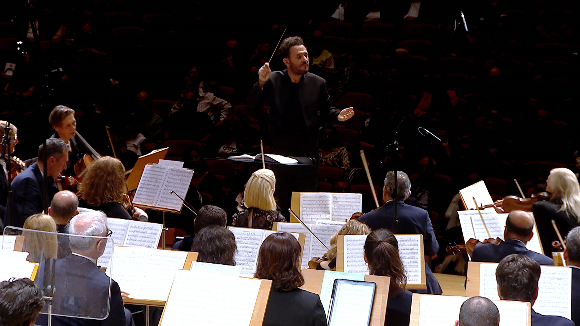 εμπνευσμένη-10η-συμφωνία-του-σοστακόβι-562453267