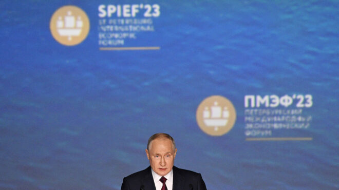 πούτιν-η-ρωσία-μετέφερε-τα-πρώτα-πυρην-562475032