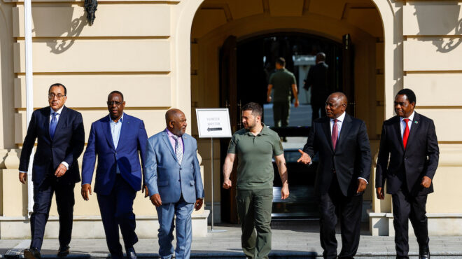 ο-ζελένσκι-υποδέχθηκε-στο-κίεβο-τους-η-562475026