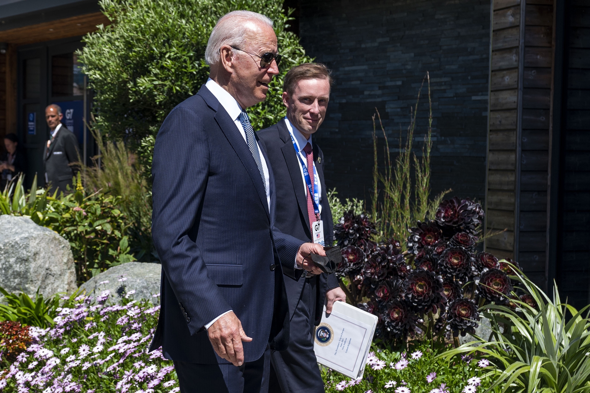 ο-μπάιντεν-ψάχνει-φόρμουλα-για-τα-τουρ-562462681