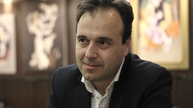 δημήτρης-παπαστεργίου-από-τα-έξυπνα-562491190