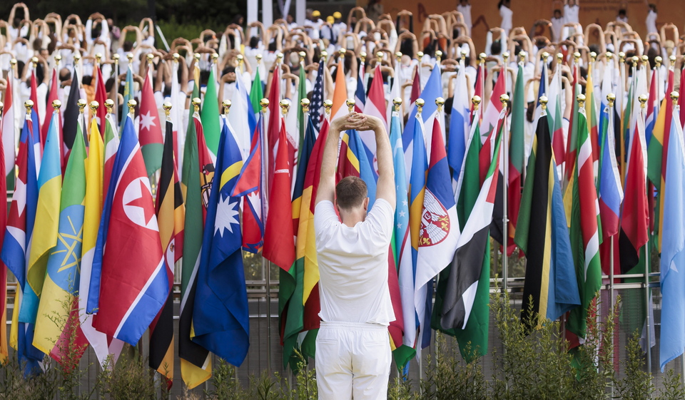 Ο Ναρέντρα Μόντι κάνει γιόγκα στη Νέα Υόρκη μαζί με χιλιάδες άλλους-4