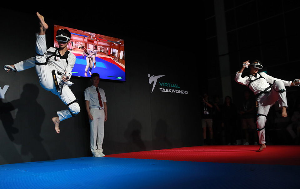 Η εποχή των μουσώνων-1