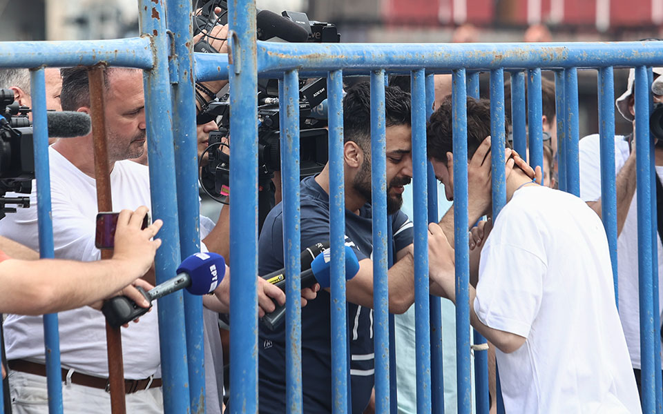 Βίντεο από την επιχείρηση διάσωσης – Οι μαρτυρίες των διασωθέντων και η αγωνία των συγγενών-1