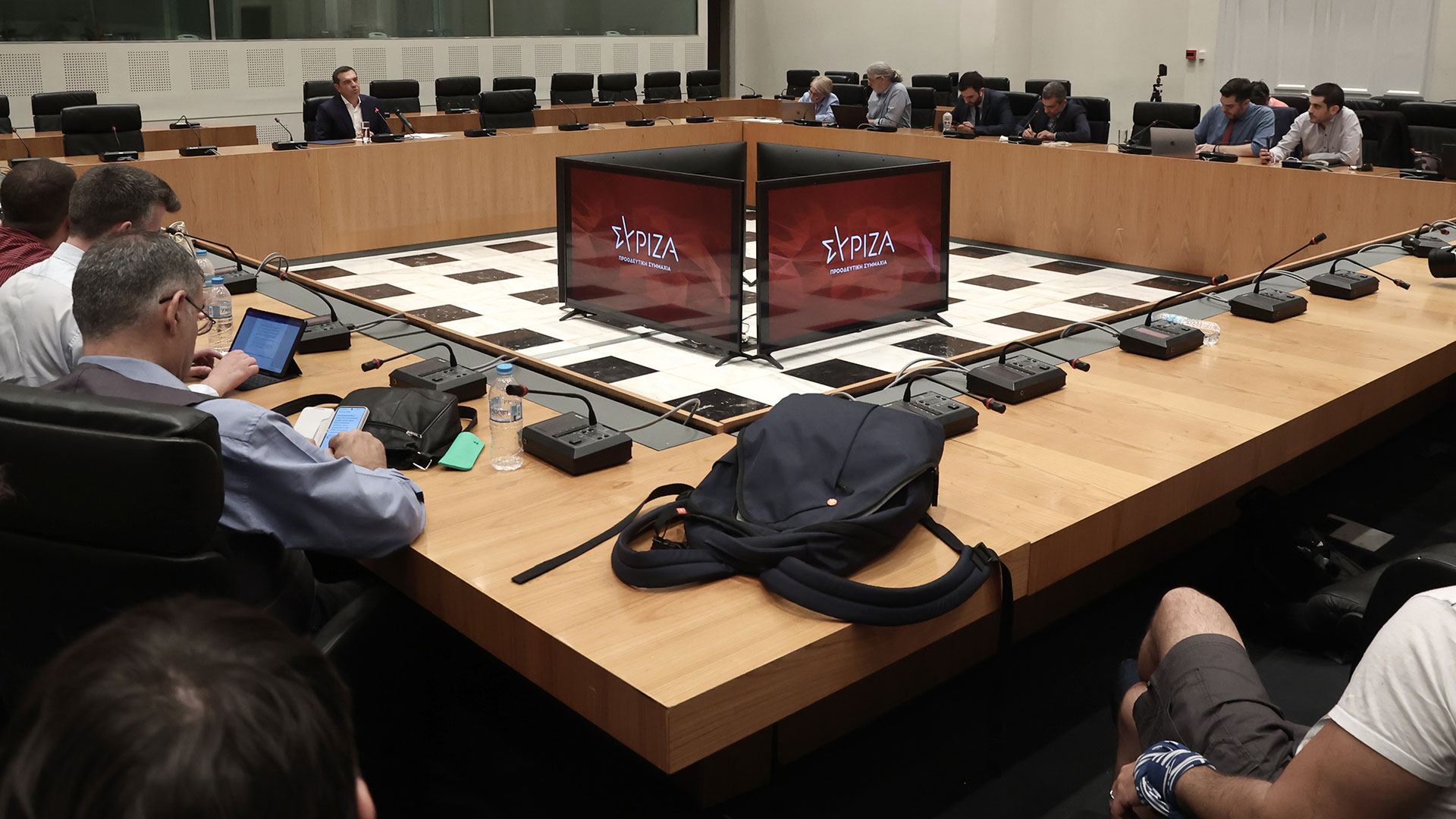 «Αιφνιδιασμός και παγωμάρα» – Πώς φτάσαμε στην παραίτηση Τσίπρα-2