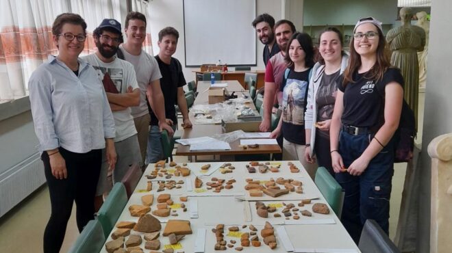 σχολή-με-θεμέλια-σε-αιώνες-ιστορίας-562476604