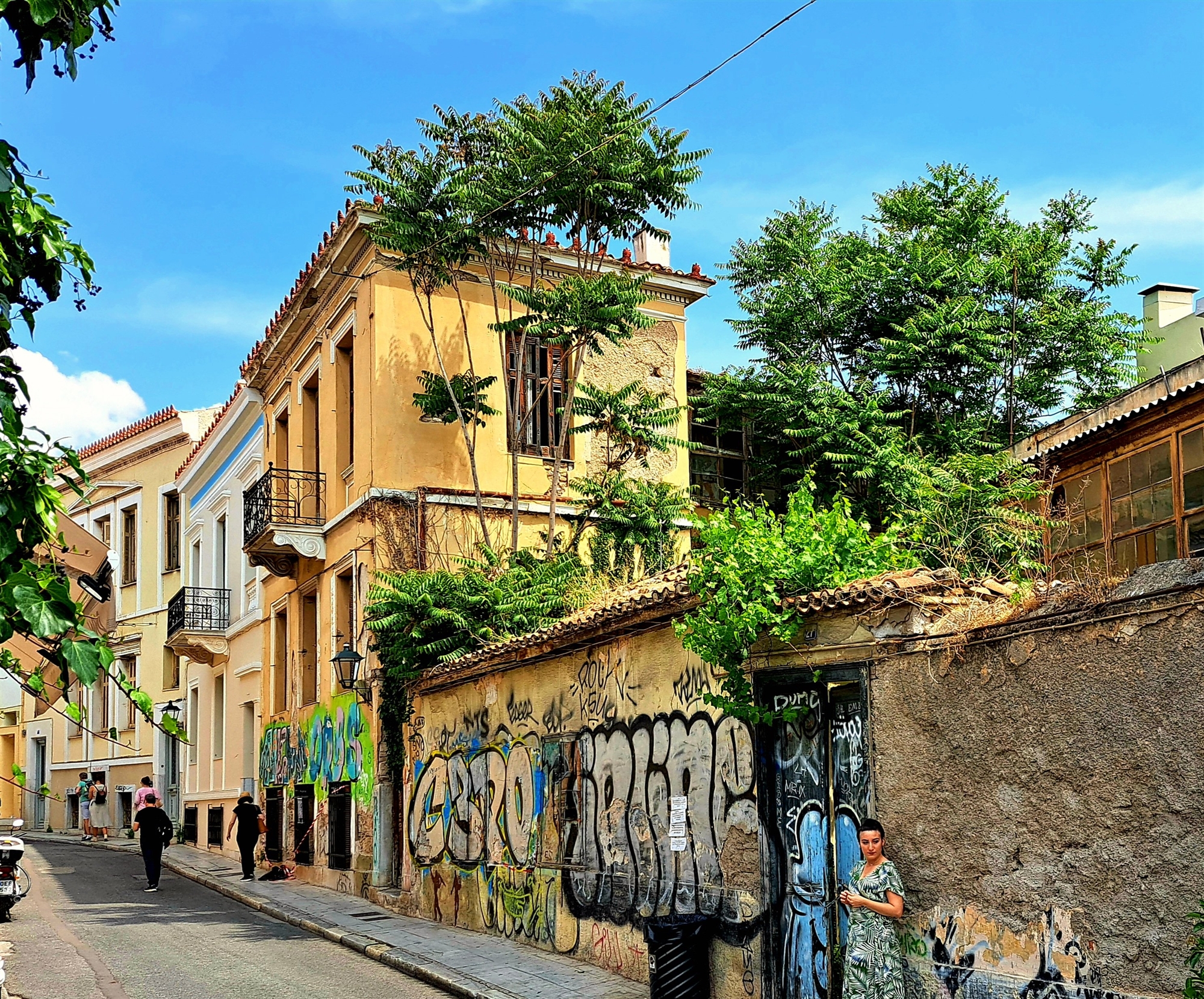 εικόνες-τού-χθες-στην-οδό-τριπόδων-562453207