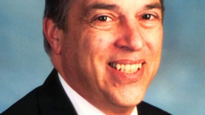 προδοσία-και-προκατάληψη-562476211