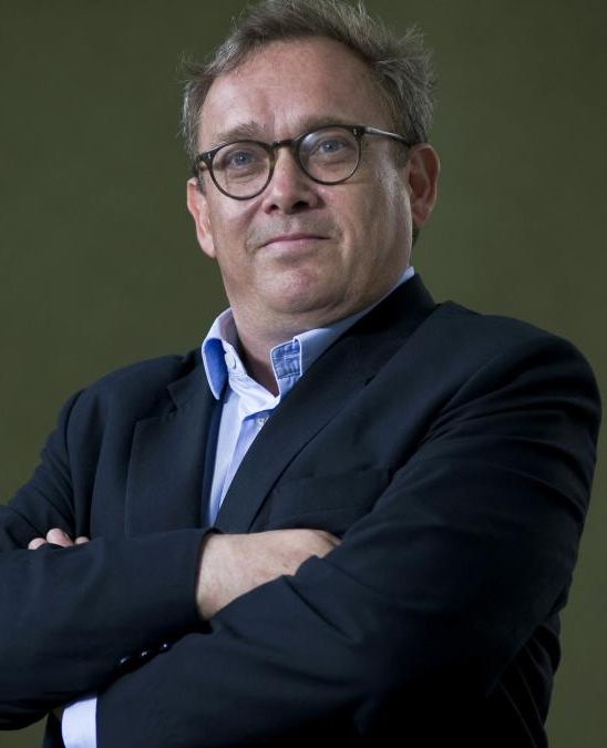 Αντριαν Γούλντριτζ στην «Κ»: Ο Μπάιντεν παγιώνει τις ιδέες Τραμπ στο εμπόριο-1