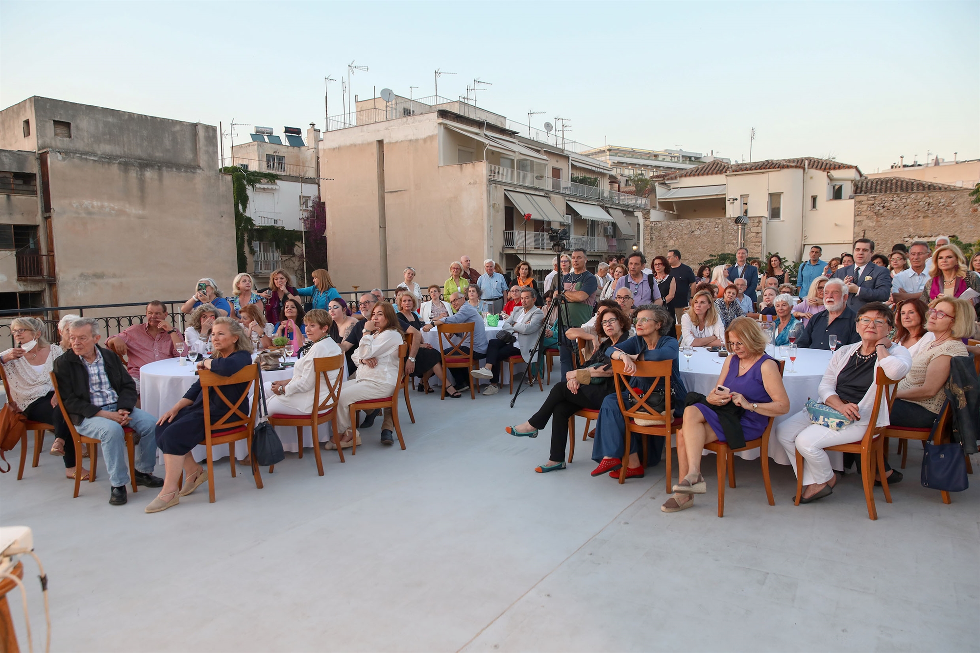«Κάθε Σάββατο στην Αθήνα», ένα reunion των εραστών μιας πόλης-2