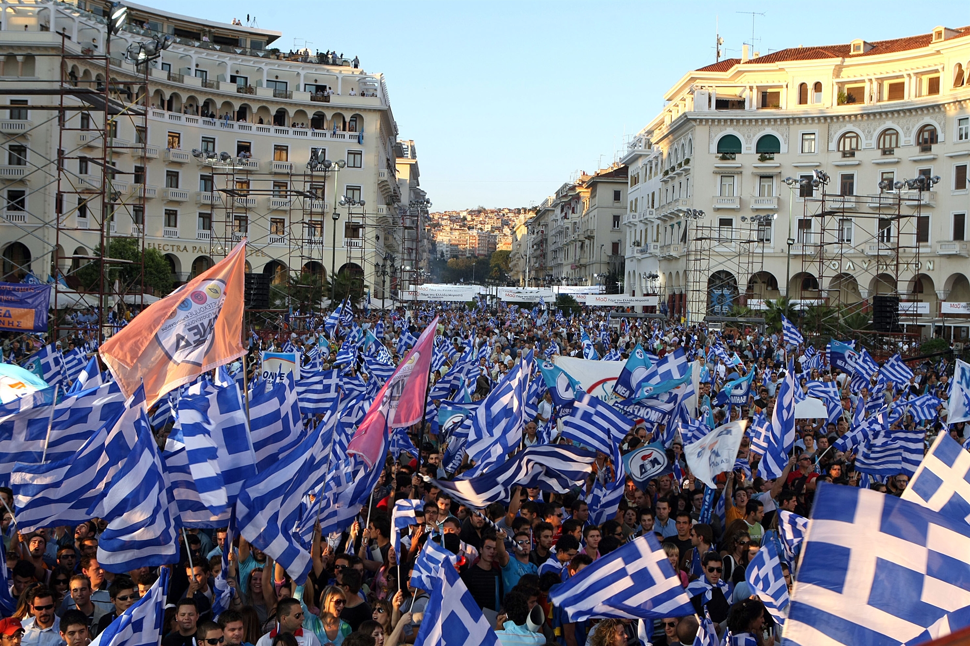 Εκλογές: Περασμένα μεγαλεία της πλατείας Αριστοτέλους-1