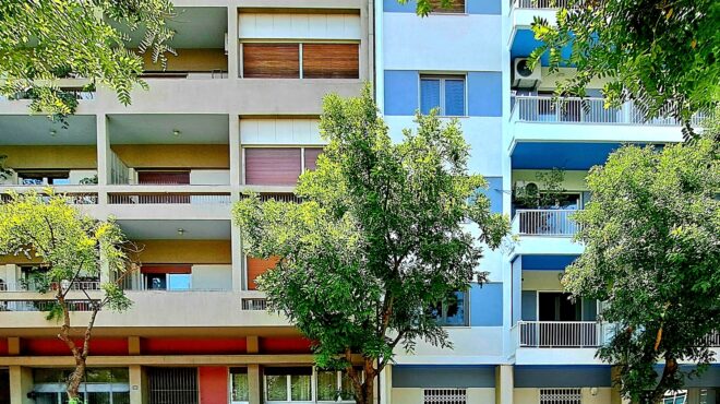 στην-αστική-προθήκη-της-βασιλέως-γεωρ-562487929