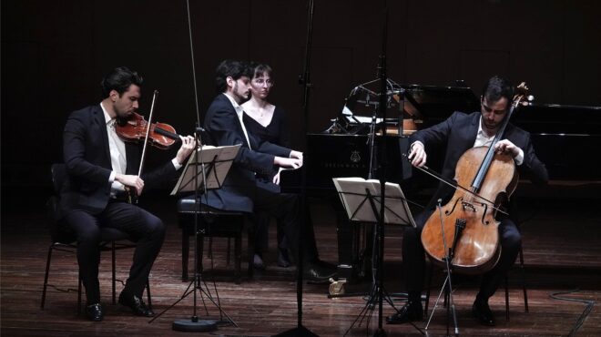 σούμπερτ-και-μπραμς-από-άξιους-νέους-eλ-562476745