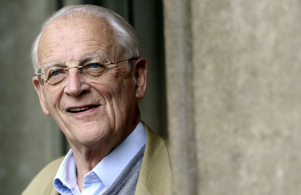 αλέν-τουρέν-ο-κοινωνιολόγος-ενός-διαρ-562462216