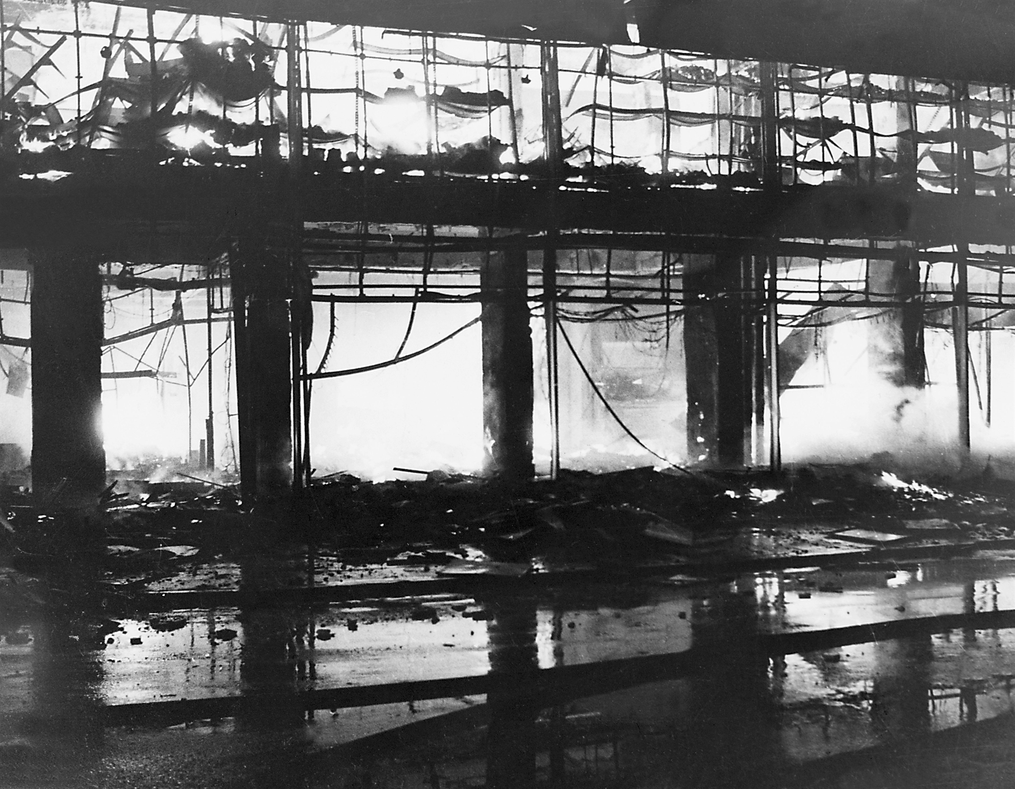 Οταν οι φλόγες κατάπιαν το Μινιόν-3