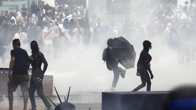 βίαια-επεισόδια-για-τρίτη-νύχτα-στη-γα-562497385