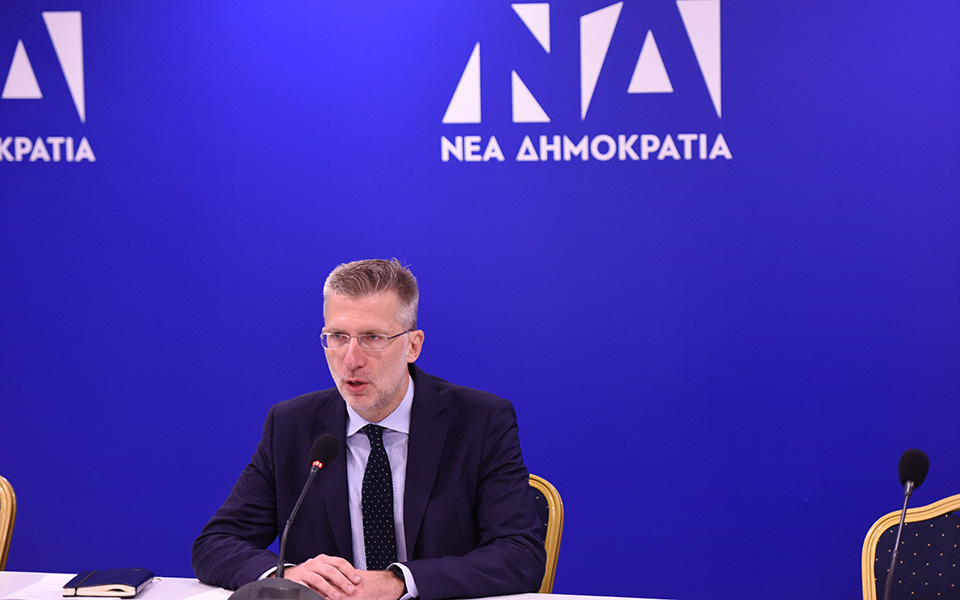 σκέρτσος-για-τσίπρα-με-καθυστέρηση-μί-562454266